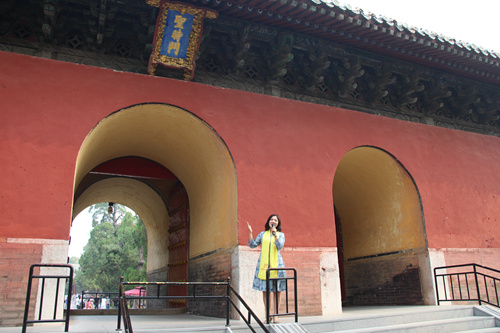 中秋击响儒意  咏诵快闪孔庙————咏诵“快闪活动”在曲阜孔庙精彩上演