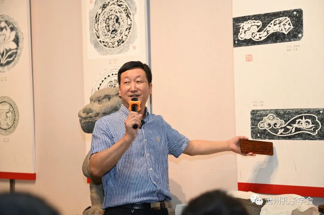 “伴月中秋，传承经典”历代月饼模收藏展举行