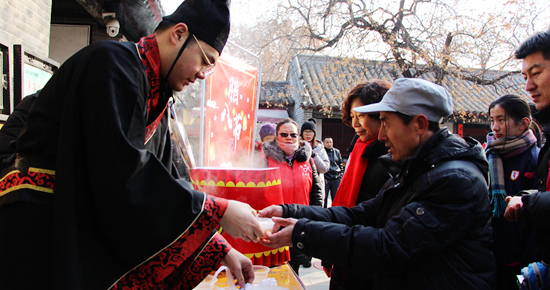 千年孔府：一碗粥香，引来满城心动